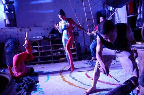 Zone 9 - Khu ăn chơi đầy nguy hiểm - 3