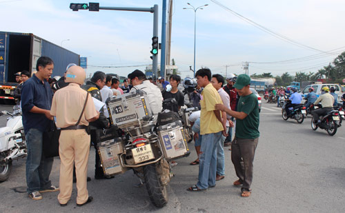 TP.HCM: Tạm giữ 10 mô tô “khủng” biển số ngoại - 6