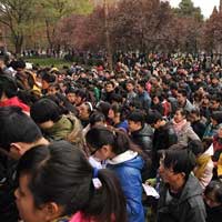 Tin tức trong ngày - Trung Quốc: “Sứt đầu, mẻ trán” vì thi công chức