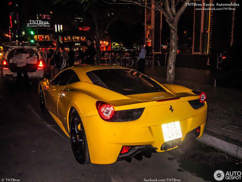 Báo Tây “ngất ngây” với siêu xe ở Việt Nam - 2