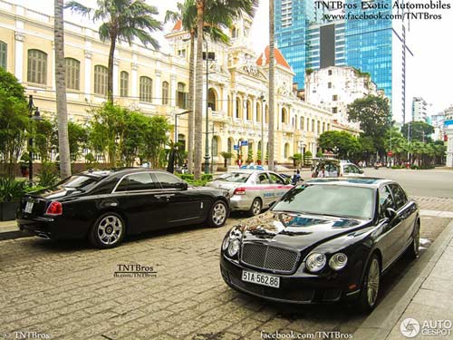 Báo Tây “ngất ngây” với siêu xe ở Việt Nam - 6