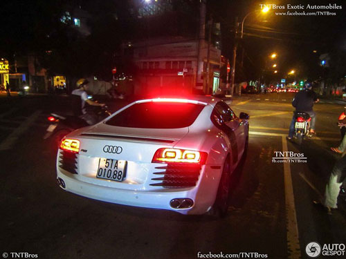 Báo Tây “ngất ngây” với siêu xe ở Việt Nam - 8