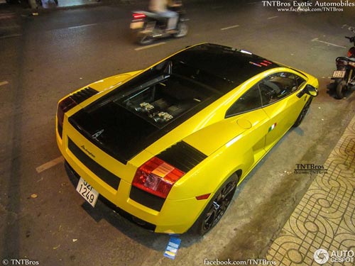 Báo Tây “ngất ngây” với siêu xe ở Việt Nam - 8