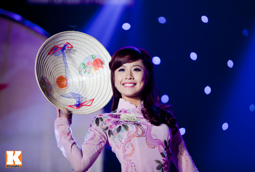 Nữ sinh Sư phạm duyên dáng khoe tài sắc - 5