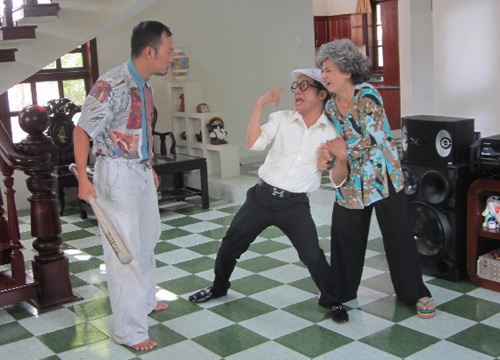 Cát Phượng "nũng nịu" với Minh Nhí - 3