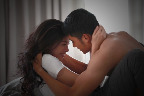 Vân Ngô tung clip nóng bỏng cùng 2 hotboy - 4
