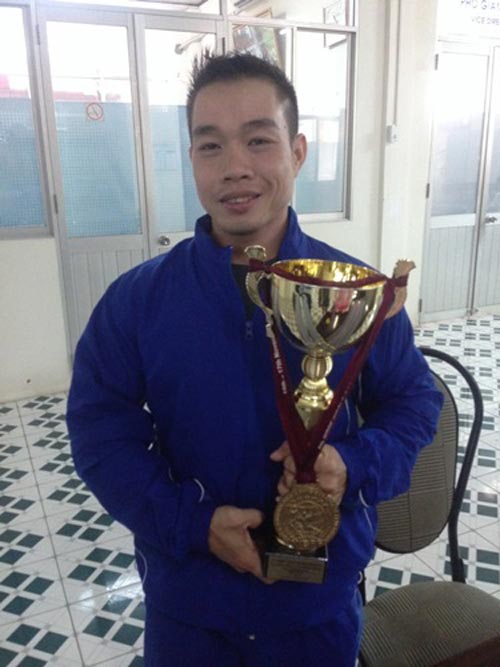 Lực sĩ Nguyễn Anh Thông được thưởng nóng 100 triệu đồng - 1