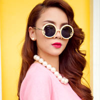 Yến Trang gợi ý mặc đẹp với sắc hồng