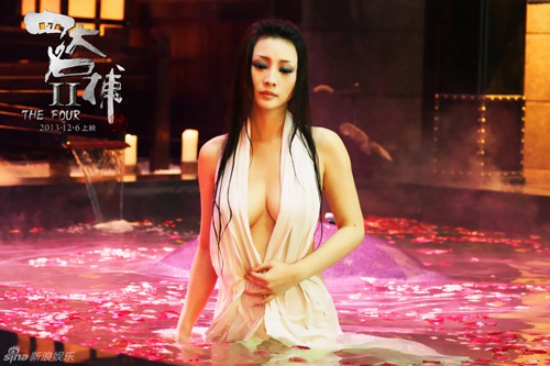 Sốc với cảnh tắm của 2 mỹ nhân Tứ đại danh bổ - 3