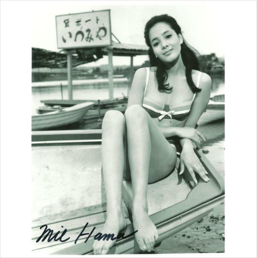 Bond Girl Nhật uy hiếp đoàn phim 007 - 3