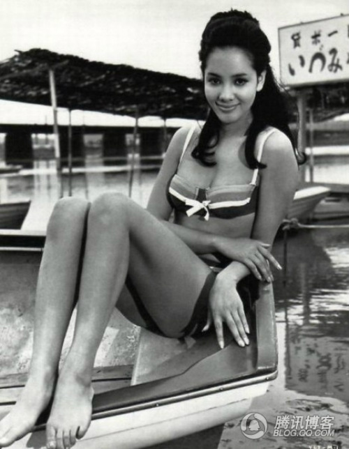 Bond Girl Nhật uy hiếp đoàn phim 007 - 4