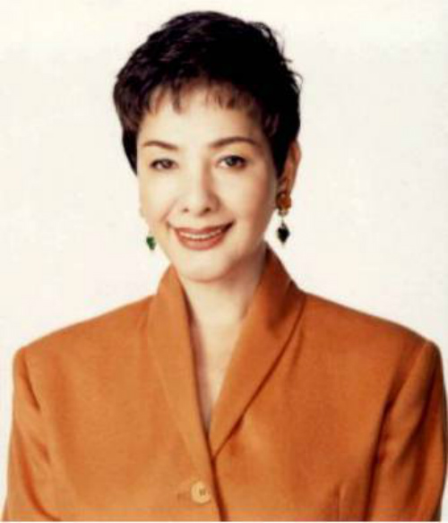 Bond Girl Nhật uy hiếp đoàn phim 007 - 9