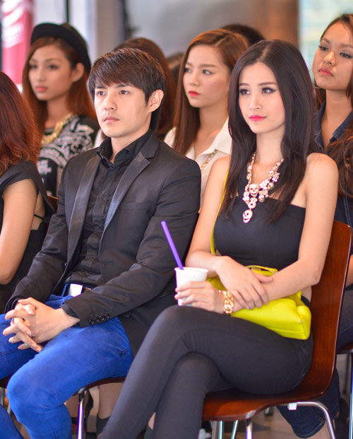 Tình cũ Bùi Anh Tuấn thân mật Huỳnh Anh - 4