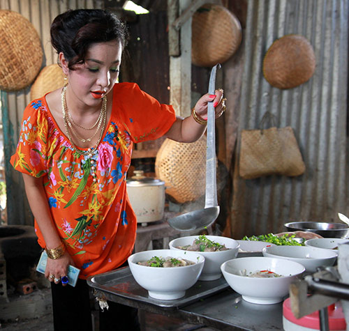 Danh hài Thúy Nga “làm mẹ” Phương Mỹ Chi - 4