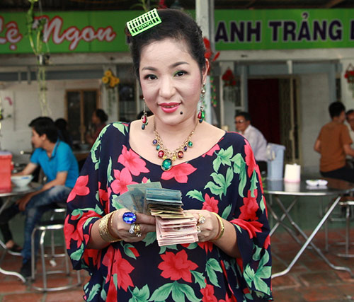 Danh hài Thúy Nga “làm mẹ” Phương Mỹ Chi - 6