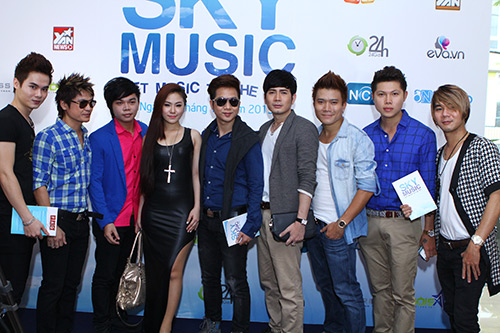 Thầy trò Mr Đàm gây chú ý - 11