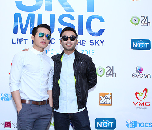 Thầy trò Mr Đàm gây chú ý - 4