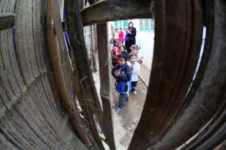 Trường “thêm” nơi lưng núi Phia Jạ - 2