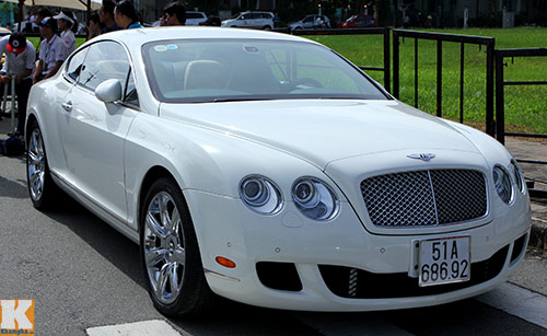 Hummer H2 màu độc xuất hiện tại Sài Gòn - 7