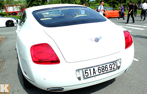 Hummer H2 màu độc xuất hiện tại Sài Gòn - 8