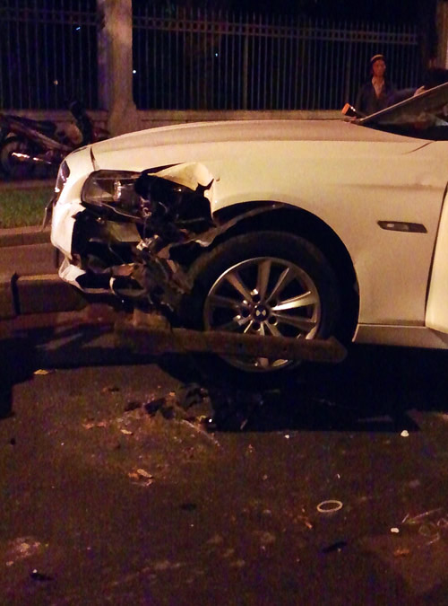 Sao Việt điêu đứng vì... xế hộp - 9