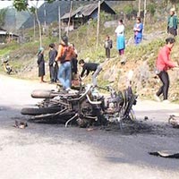 Tin tức trong ngày - Hai xe máy tông nhau phát nổ, 3 người chết cháy