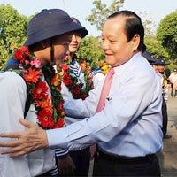 Tin tức trong ngày - Cho đóng tiền thay đi nghĩa vụ quân sự?