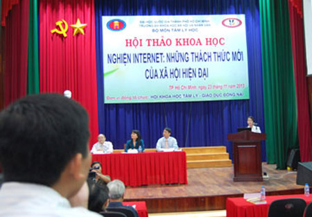 Lướt Net càng nhiều, học càng kém - 1