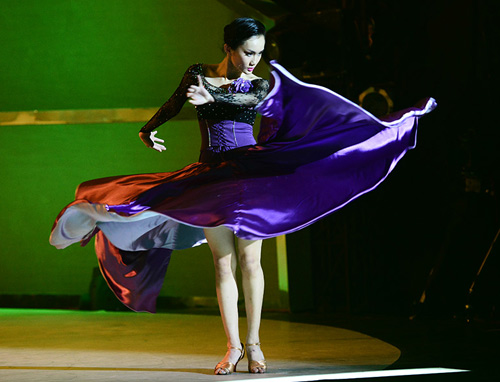 Ban giám khảo bật khóc trên ghế nóng - 11