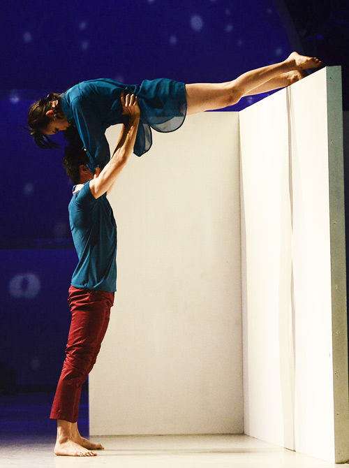 Ban giám khảo bật khóc trên ghế nóng - 2