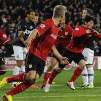 Bóng đá - MU rơi chiến thắng: Tại anh, tại ả…