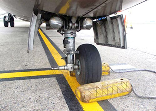 Vụ rơi lốp máy bay được kết luận thế nào? - 2