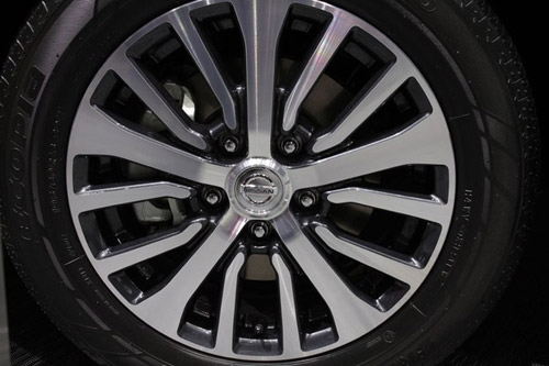 Nissan Serena 2014 - Đối thủ 8 chỗ ngồi của Toyota Innova - 10