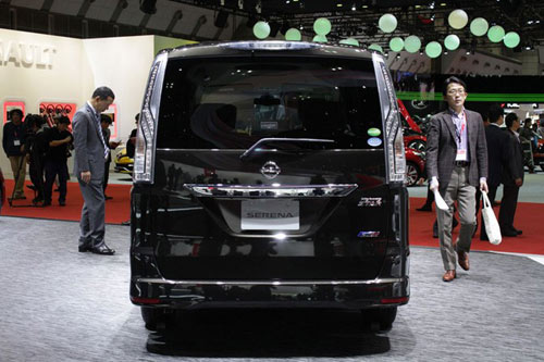 Nissan Serena 2014 - Đối thủ 8 chỗ ngồi của Toyota Innova - 3