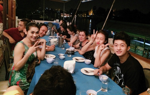 Lâm Chí Khanh khoe dáng cùng chồng tại bể bơi - 8