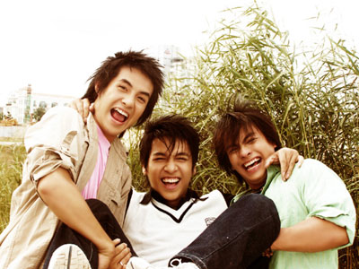 Weboys: 3 hoàng tử hoàn hảo của VPop - 2