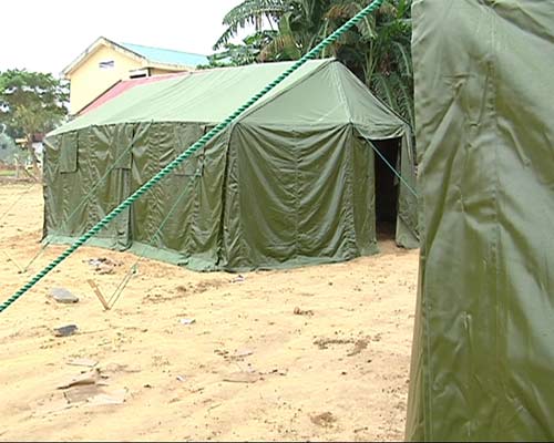 Sau lũ dữ, dân“định cư” trong nhà bạt - 4