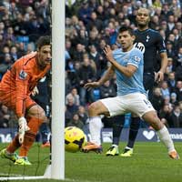 Bóng đá - Aguero: Xuất sắc hơn Henry và Nistelrooy