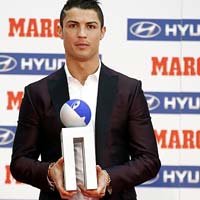 Bóng đá - Vượt Messi, CR7 giành giải Di Stéfano