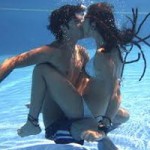 Thơ vui: Trước khi hôn nên nói gì?