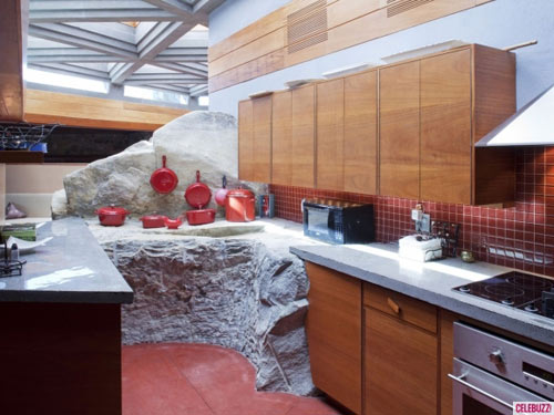 Ngắm đảo 250 tỷ Angelina Jolie tặng Brad Pitt - 1