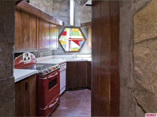 Ngắm đảo 250 tỷ Angelina Jolie tặng Brad Pitt - 8