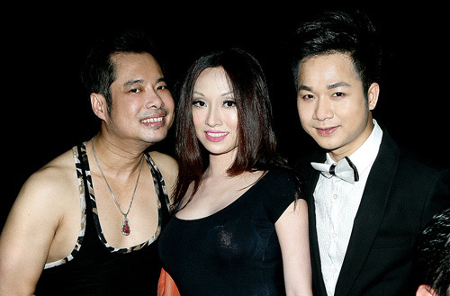 Trăm người chen chân trước nhà Ngọc Sơn - 4