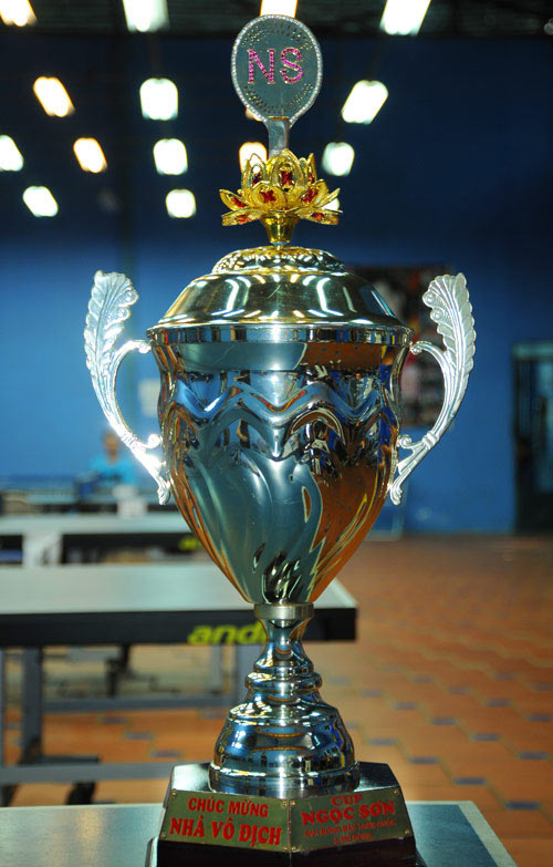 Trăm người chen chân trước nhà Ngọc Sơn - 8