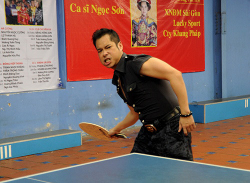 Trăm người chen chân trước nhà Ngọc Sơn - 9