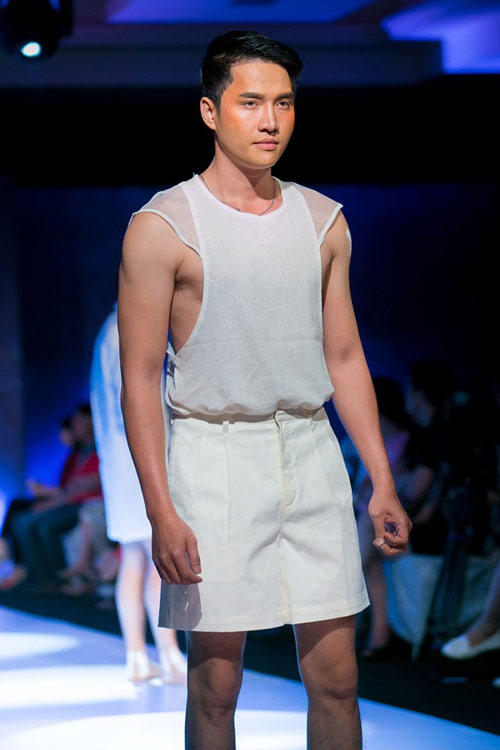 Mẫu nam mặc áo nịt ngực, quần xuyên thấu! - 14