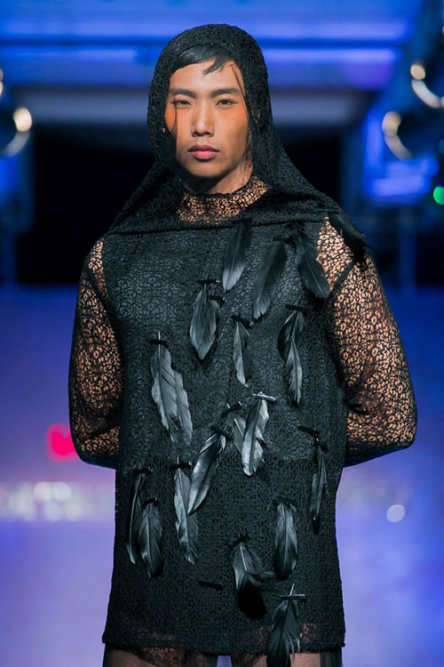 Mẫu nam mặc áo nịt ngực, quần xuyên thấu! - 3