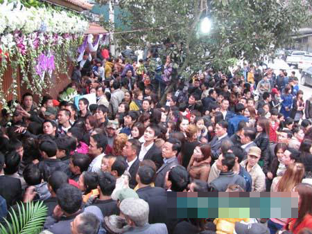 Mr Đàm và những bữa tiệc chấn động - 2