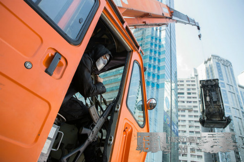 Lưu Đức Hoa giằng xé nội tâm trong Firestorm - 7