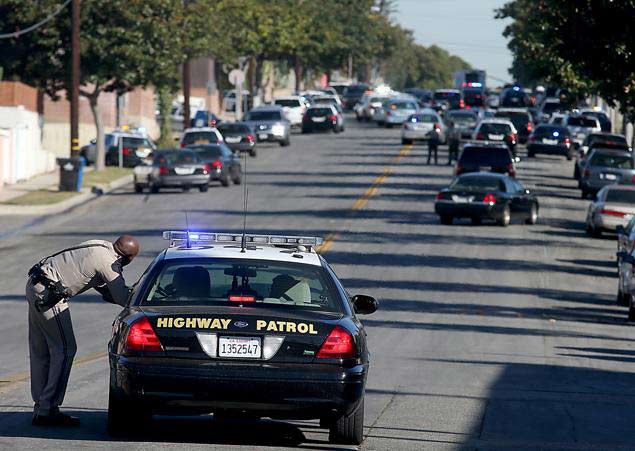 Mỹ: Bắt con tin, đấu súng cảnh sát suốt 9 giờ - 3